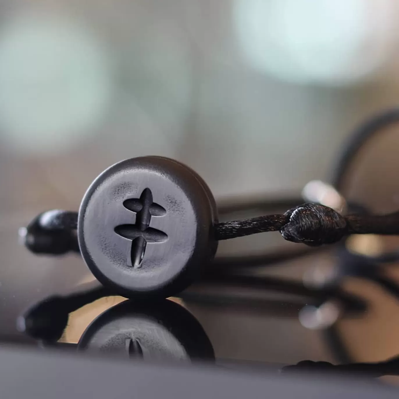 Bracelet Croix De Lorraine Noire Gravee Sur Cordon-Michaël Vessière Cheap